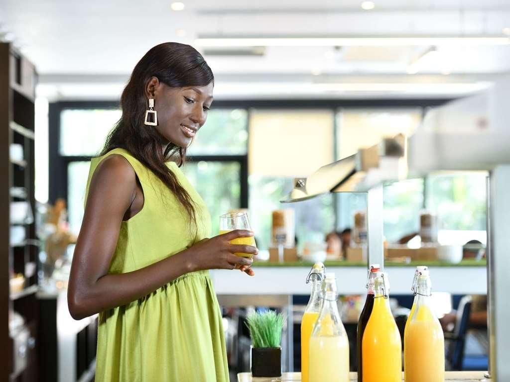 Novotel Abidjan Plateau מסעדה תמונה