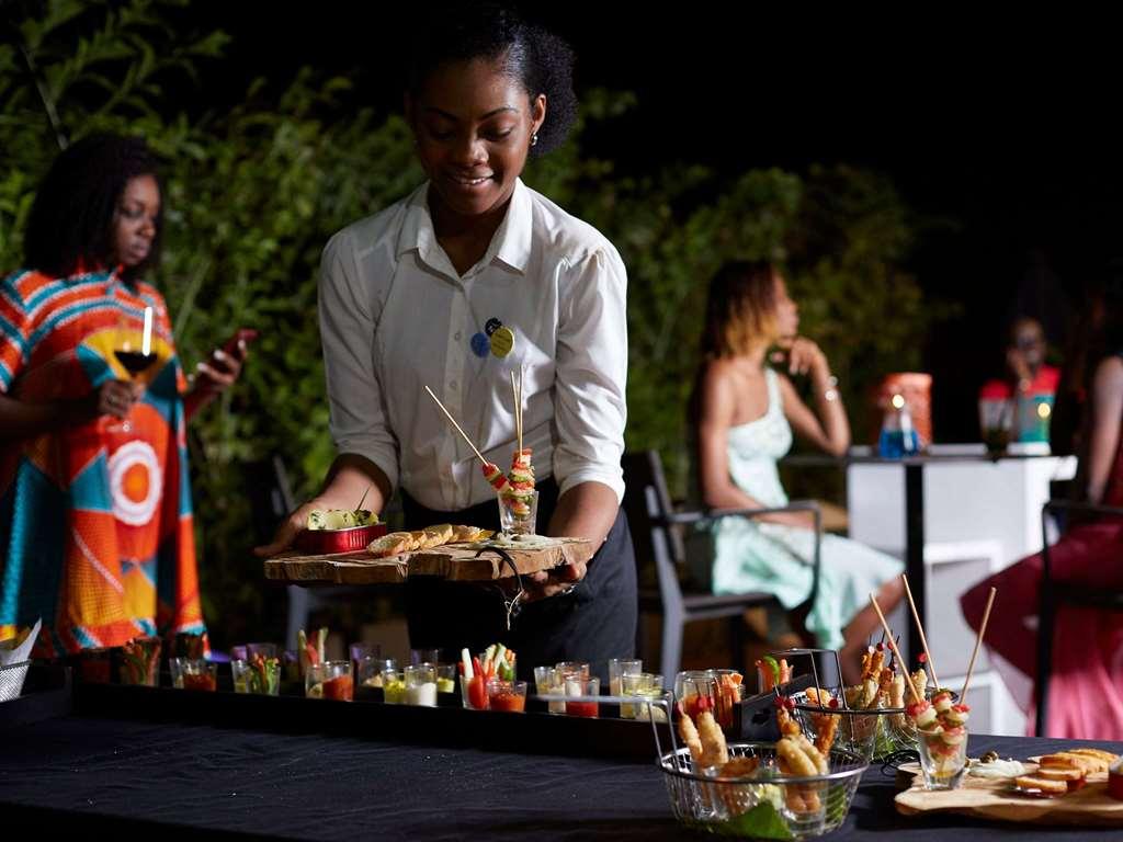 Novotel Abidjan Plateau מסעדה תמונה